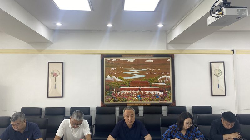 师资力量是衡量一个培训班质量的重要标准。在选择培训班时，要关注以下几点：